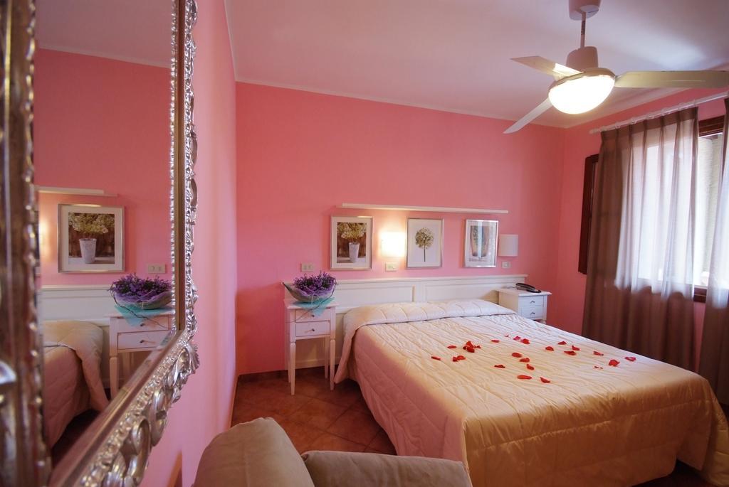 Hotel Barsalini SantʼAndrea 객실 사진